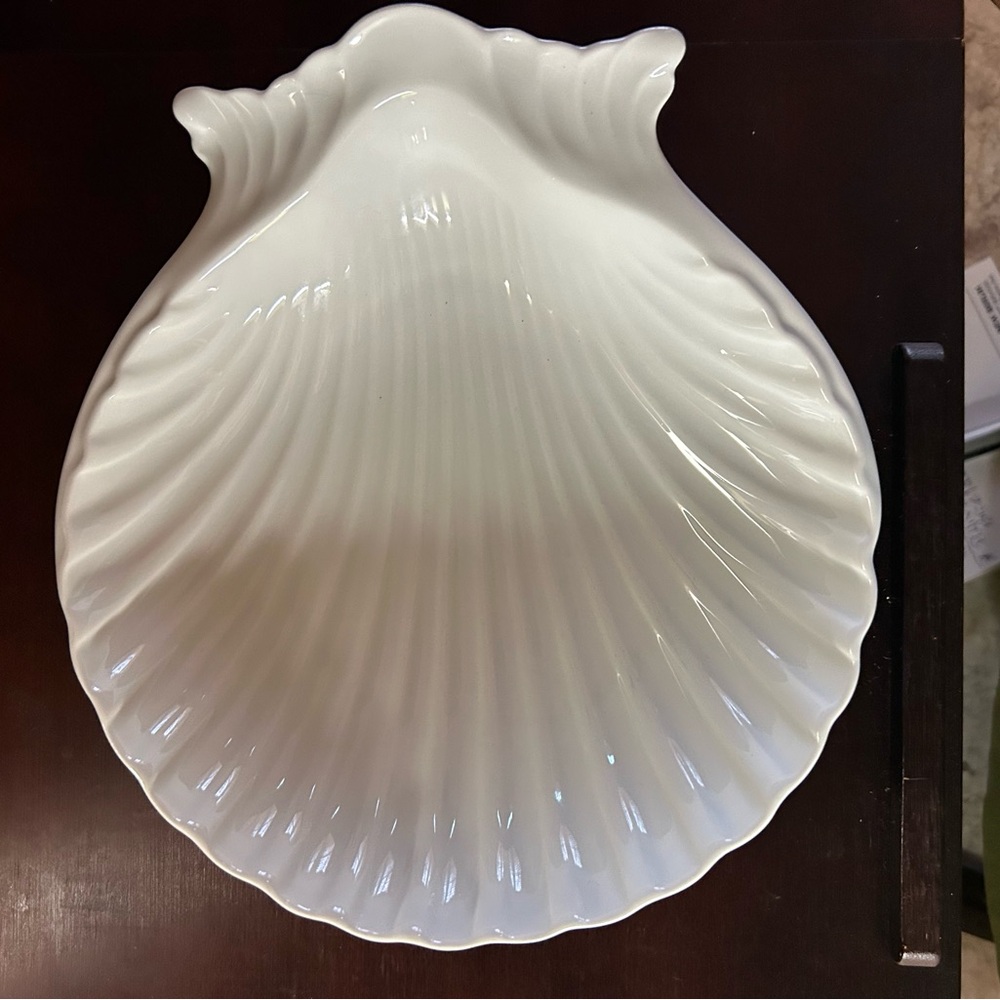 Elegant White Shell-Shaped Serving Dish.